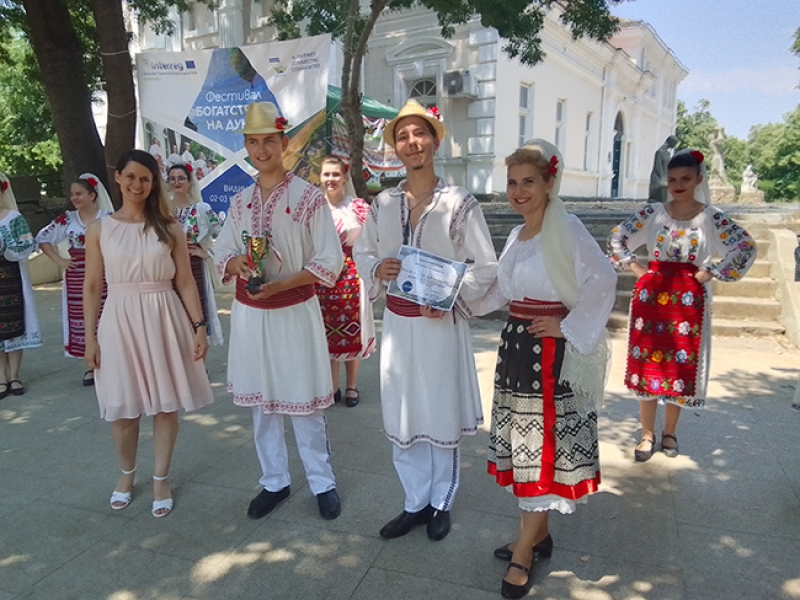 Автентични носии и фолклорен маратон "Богатствата на Дунав" Автентични носии и фолклорен маратон "Богатствата на Дунав"