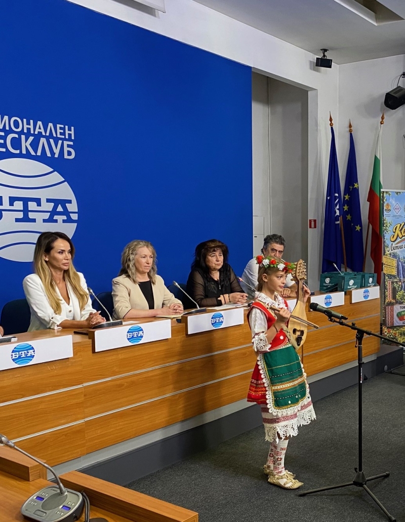 АБУЖЕТ отбелязва 70-годишнината си с инициатива за културния туризъм в Искърското дефиле АБУЖЕТ отбелязва 70-годишнината си с инициатива за културния туризъм в Искърското дефиле