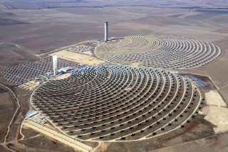 Noor Ouarzazate, the first solar power project run by the Moroccan Solar Energy Agency (MASEN),     is the world’s largest solar power complex with an overall capacity of 580MW.