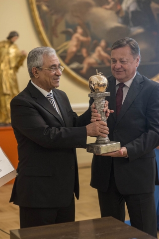 GOLDEN APPLE AWARD TO THE CITY OF LJUBLJANA, EUROPEAN GREEN CAPITAL 2016 