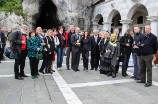 Postonja cave receives FIJET Golden Apple